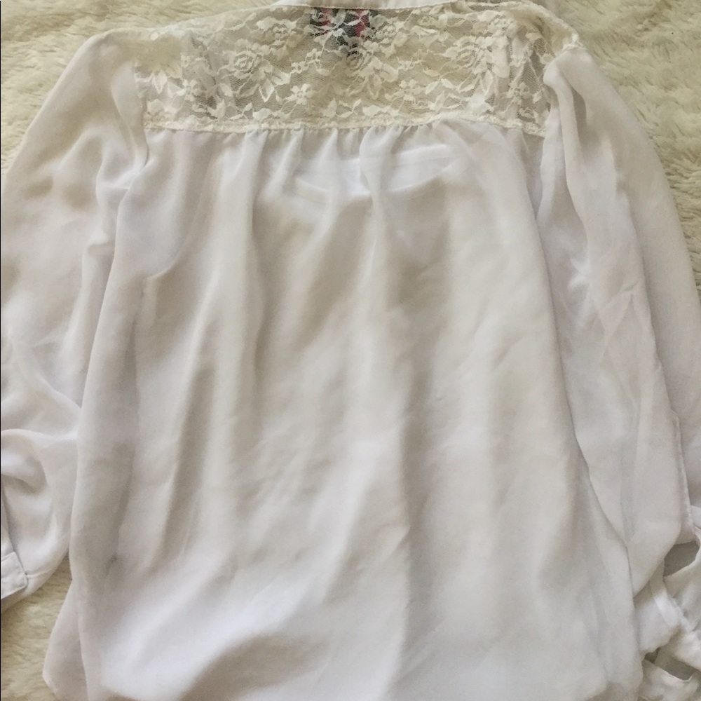 White blouse - Picture 3 of 7